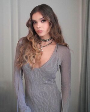 Hailee Steinfeld Instagram - Spider-Man: Across The Spider-Verse is out now. I can’t wait to hear what you think of our little gem! 💞🕷️🕸️