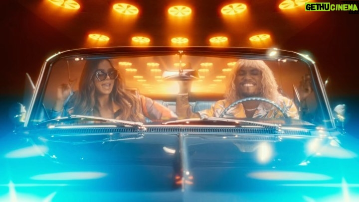 Hailee Steinfeld Instagram - FROM AN IG LIVE TO WORLD WIDE! COAST MV IS FINALLY OUT!! Thank you to the incredible fans that made this happen and to the amazing team that helped pull this all together! WE DID IT FAM!!! TIME TO RIDE OUT! 🏄🏾♂️🌊🏄🏻♀️🚙💨