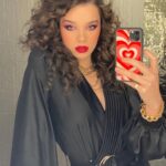 Hailee Steinfeld Instagram - take me back?