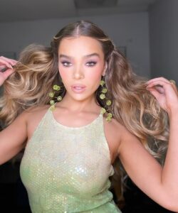Hailee Steinfeld Instagram - 🧜🏼‍♀️🧜🏼‍♀️🧜🏼‍♀️