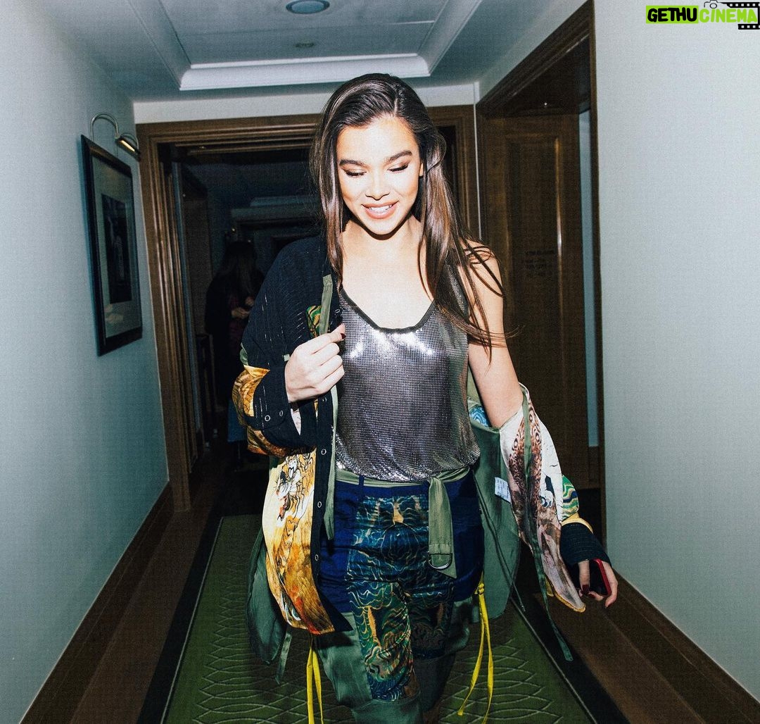 Hailee Steinfeld - 1.4 Million Likes - @katiatemkin sent me down memory lane 🥹💖💥🛀🍒🍰🎬🚀🏊🏻♀️