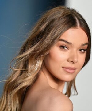 Hailee Steinfeld Instagram - ✨ @vanityfair ✨