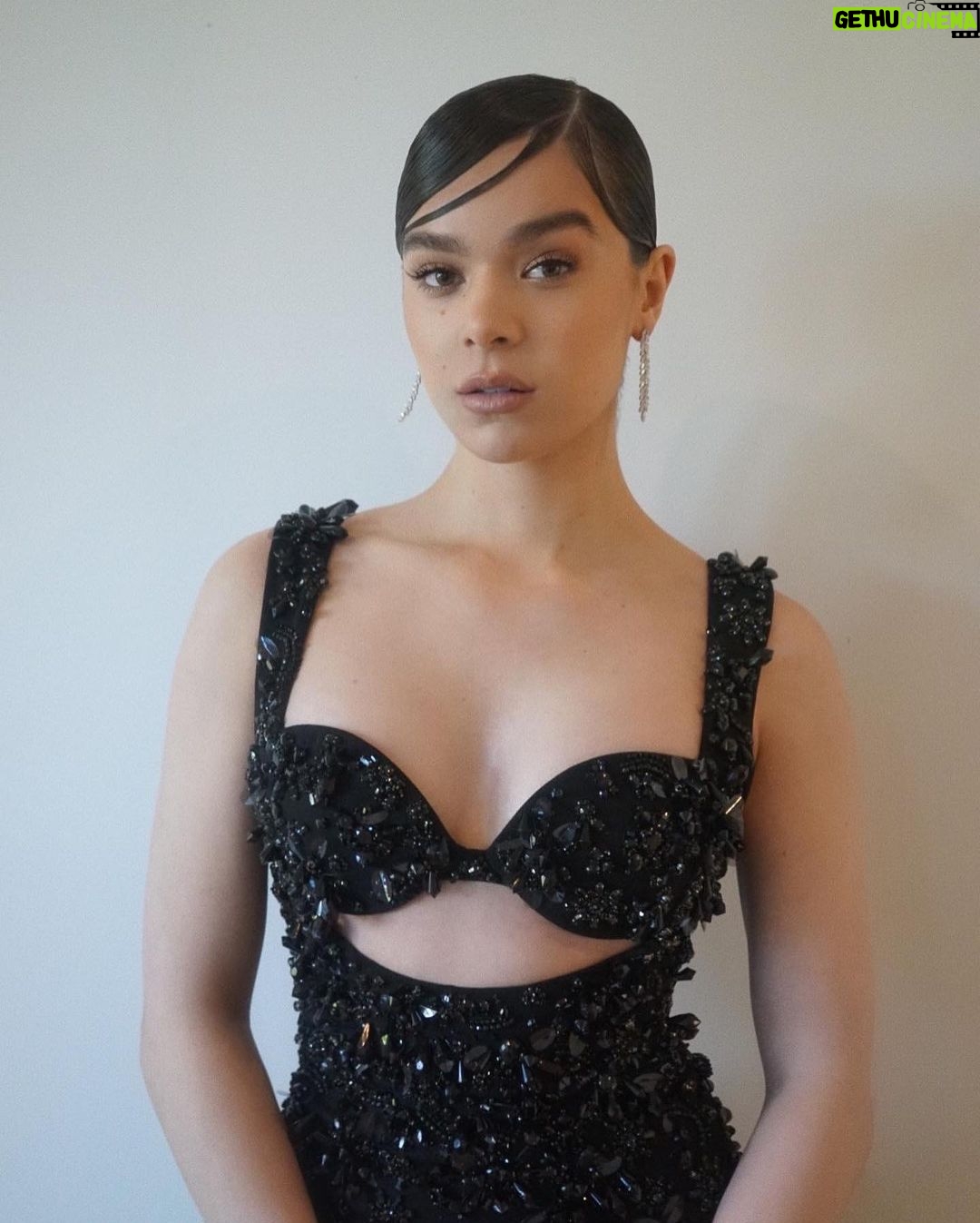 Hailee Steinfeld - 2 Million Likes - SAG Awards 22’
feeling so grateful to be included in such a beautiful evening filled with so much love, respect & passion. 🎭✨❤️