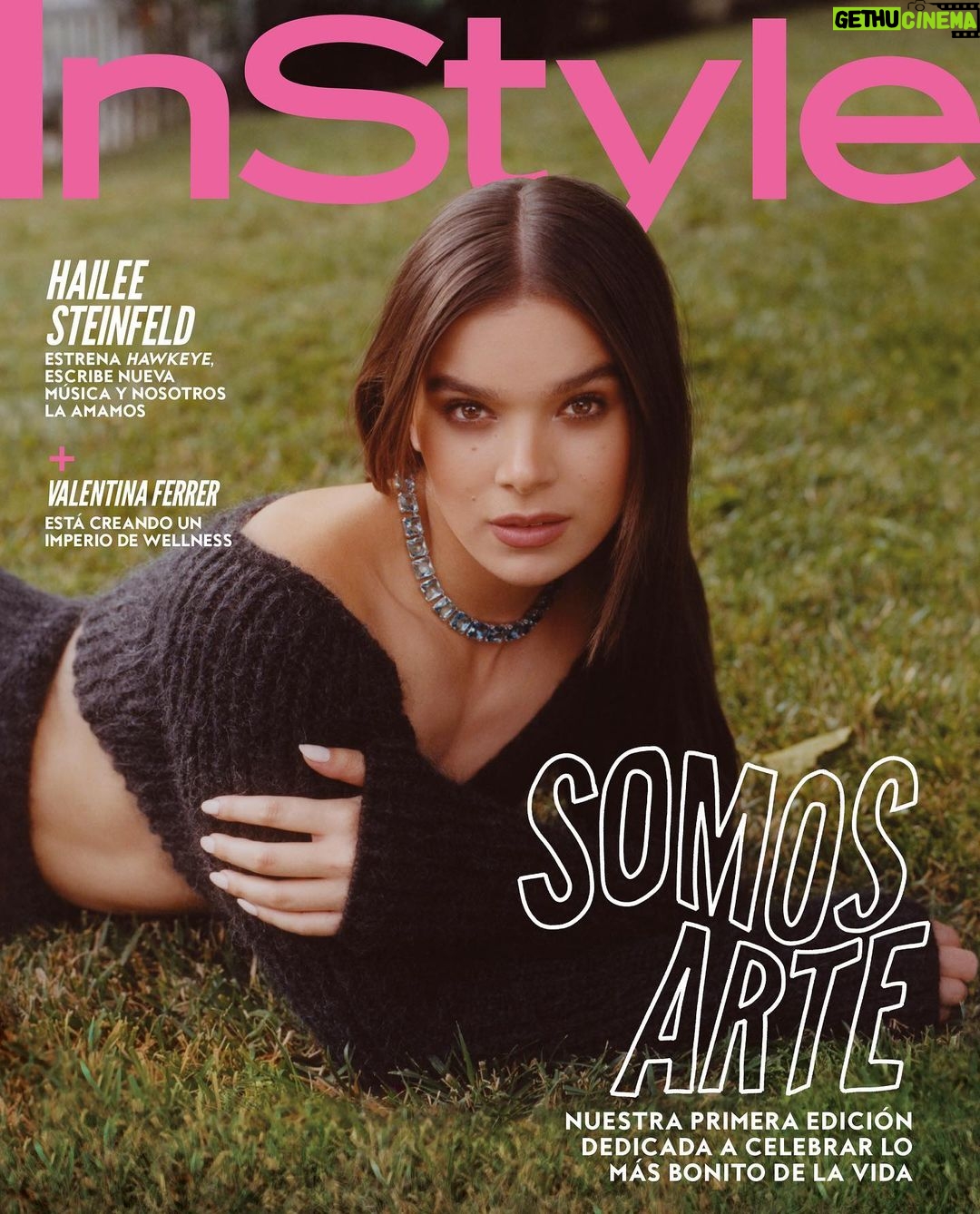 Hailee Steinfeld Instagram - INSTYLE MEXICO 💕 so excited to share this cover with you. november is coming!!! gracias @instylemexico 🏹 #InStyleNoviembre #ArtIssue shot by: @emmanmontalvan styled by: @paulinazas makeup by: @krisstudden hair by: @gregoryrussellhair nails by: @olivianailsit production: @hyperion.la video: @goldboxcreative interview by: @karjauregui