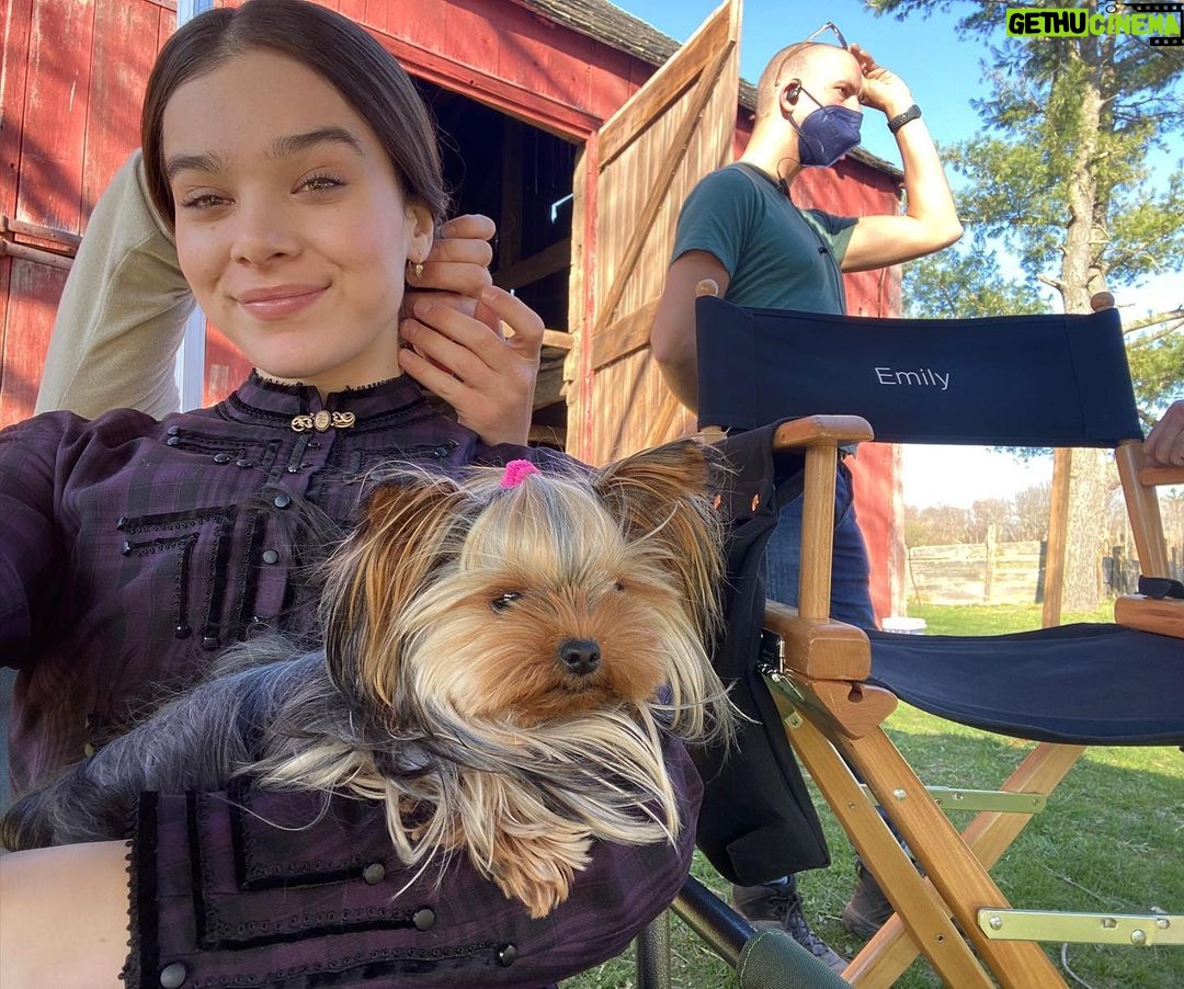 Hailee Steinfeld Instagram - DICKINSON S3 • NOVEMBER 5TH