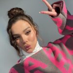 Hailee Steinfeld Instagram - 💕🧸🏹🎄 first 2 episodes of hawkeye are now available on disney+ @hawkeyeofficial @disneyplus @marvelstudios @marvel