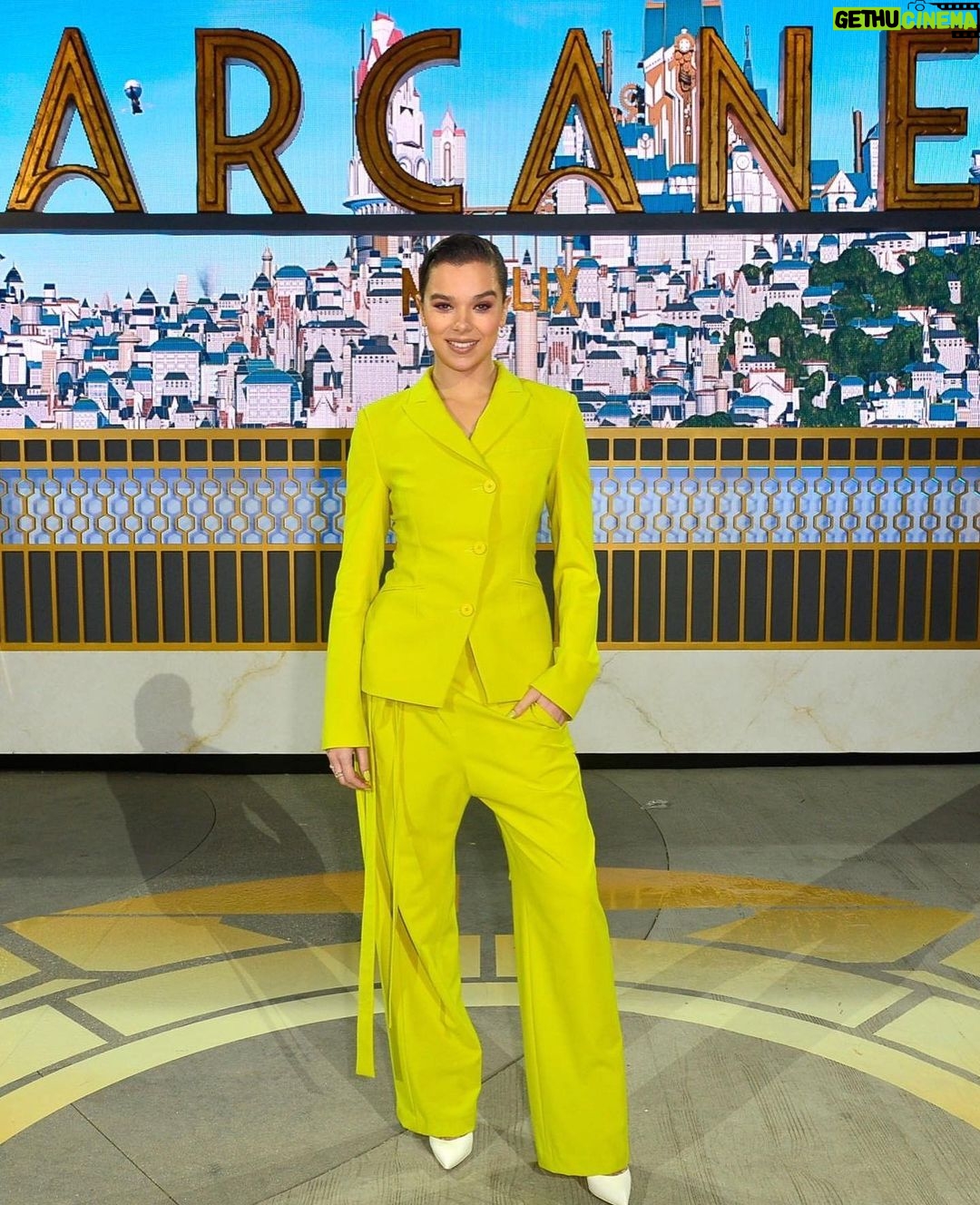 Hailee Steinfeld Instagram - big love to everyone behind this incredible show. iβm so blown away and so grateful to be a part of it. act one (the first 3 episodes) of @arcaneshow are out now!!!! - πVI π @riotgames @leagueoflegends @netflix