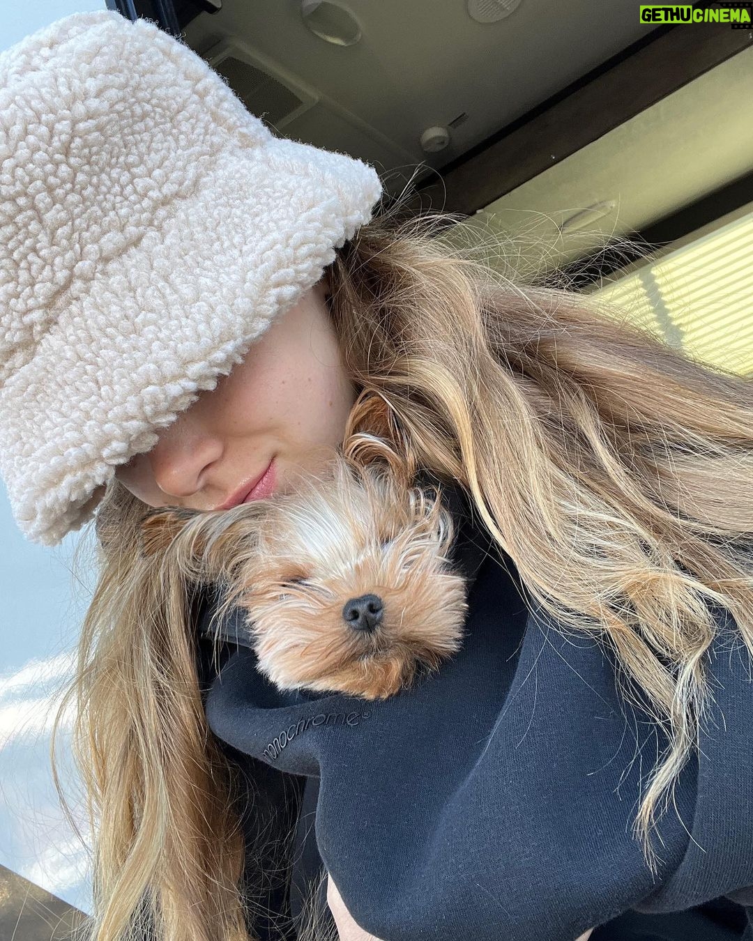 Hailee Steinfeld Instagram - HB TEENIE GIRL πΈπ«ΆπΌπ