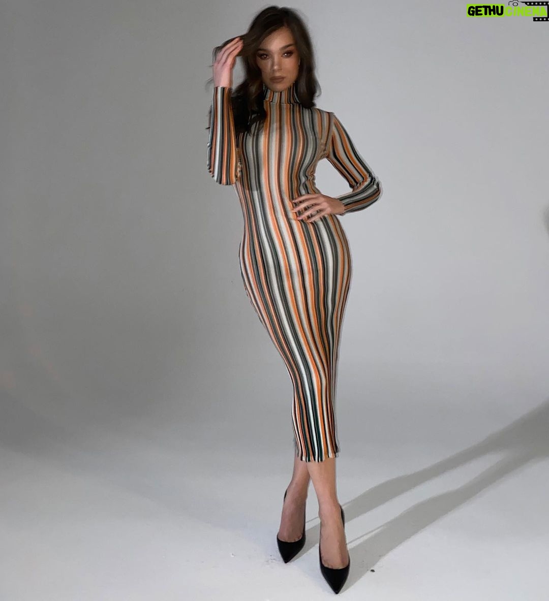 Hailee Steinfeld Instagram - november 5th