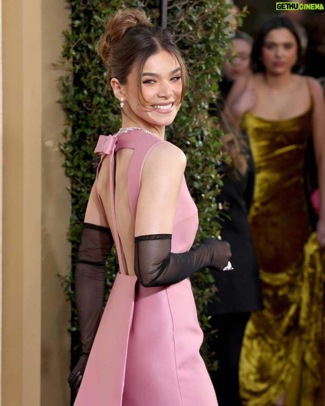 Hailee Steinfeld Instagram - GOLDEN GLOBES