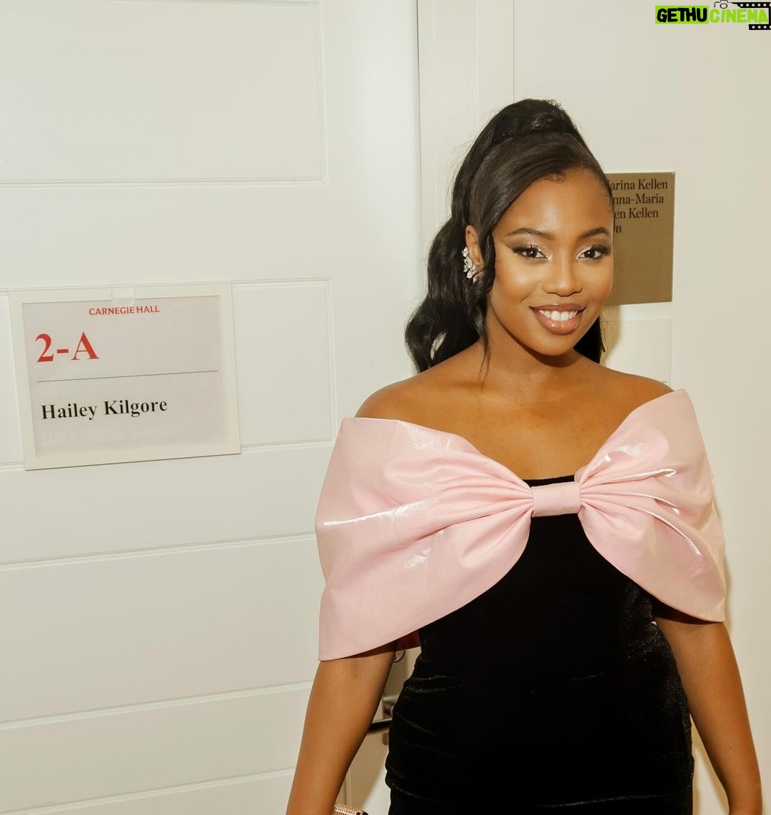 Hailey Kilgore Instagram - This Barbie isn’t slowing down anytime soon…. 🖤💕✨ Carnegie Hall