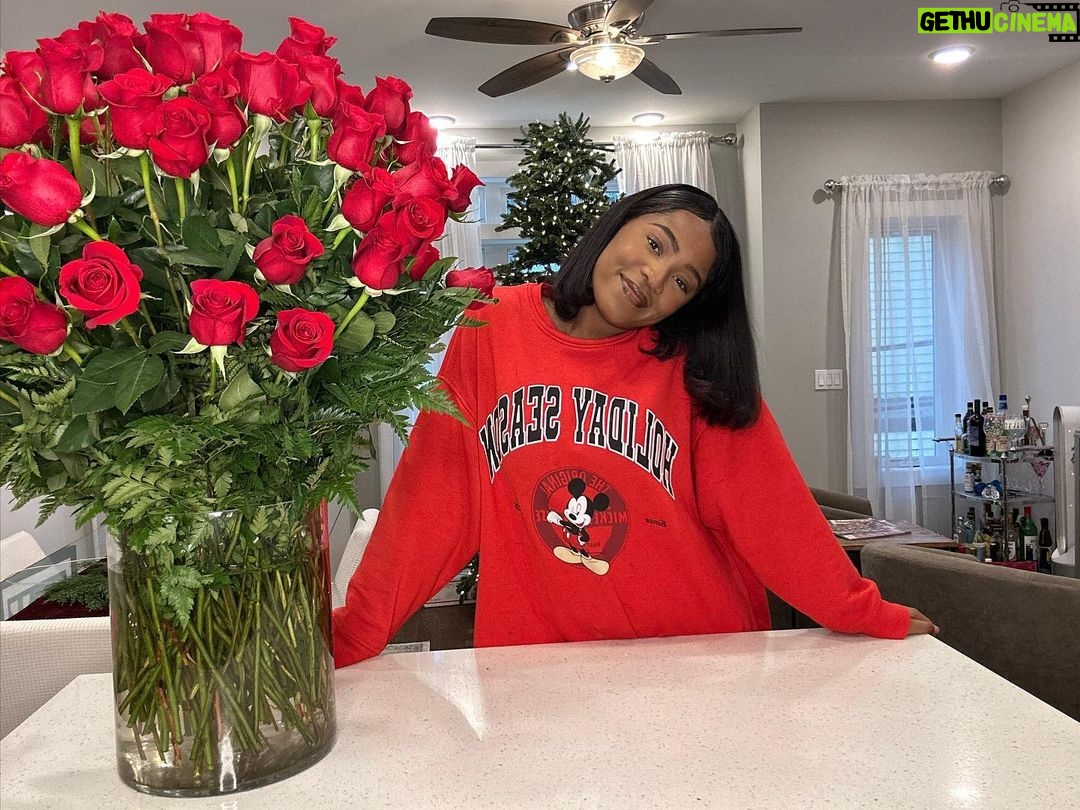Hailey Kilgore Instagram - Happy Holidayssss!! Thank you to everyone that started streaming Miss U on turkey day!! It means the WORLD TO ME every release ❤️ (P.S. I don’t know why I never tried that before but it was SO fun! Link in bio to hear full song!) ❤️