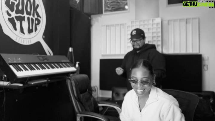 Hailey Kilgore - 4.5K Likes - A lil Hold Me BTS 🖤