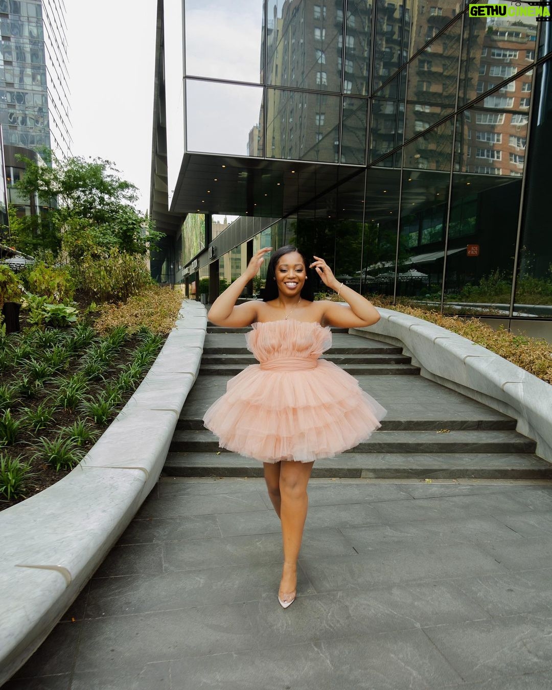Hailey Kilgore Instagram - Basking in the comfort of my own pink cloud 💕✨ Virgin Hotels New York City