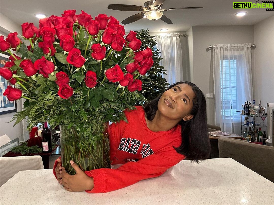 Hailey Kilgore Instagram - Happy Holidayssss!! Thank you to everyone that started streaming Miss U on turkey day!! It means the WORLD TO ME every release ❤️ (P.S. I don’t know why I never tried that before but it was SO fun! Link in bio to hear full song!) ❤️