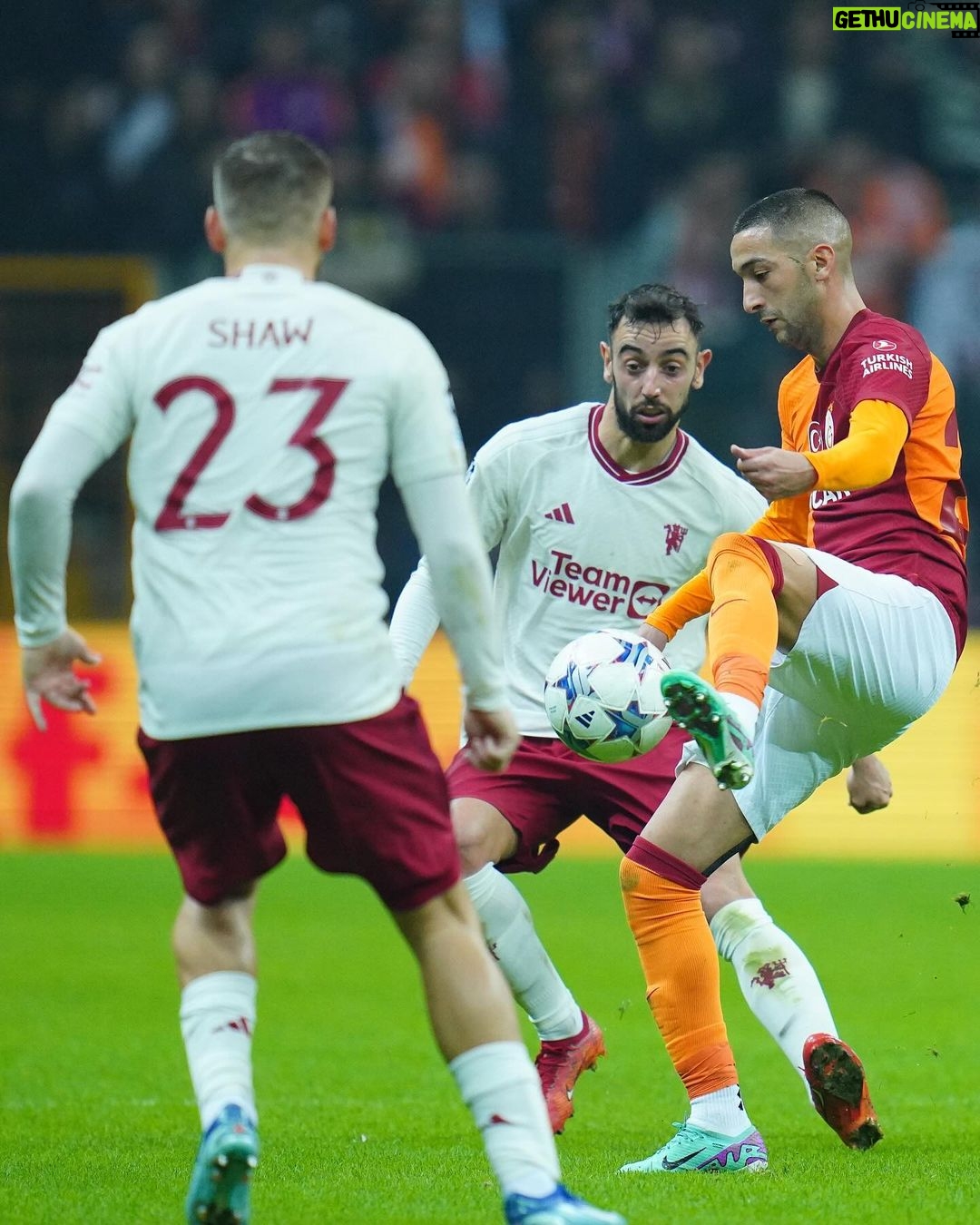 Hakim Ziyech Instagram - UCL Nights 🏟️ RAMS Park