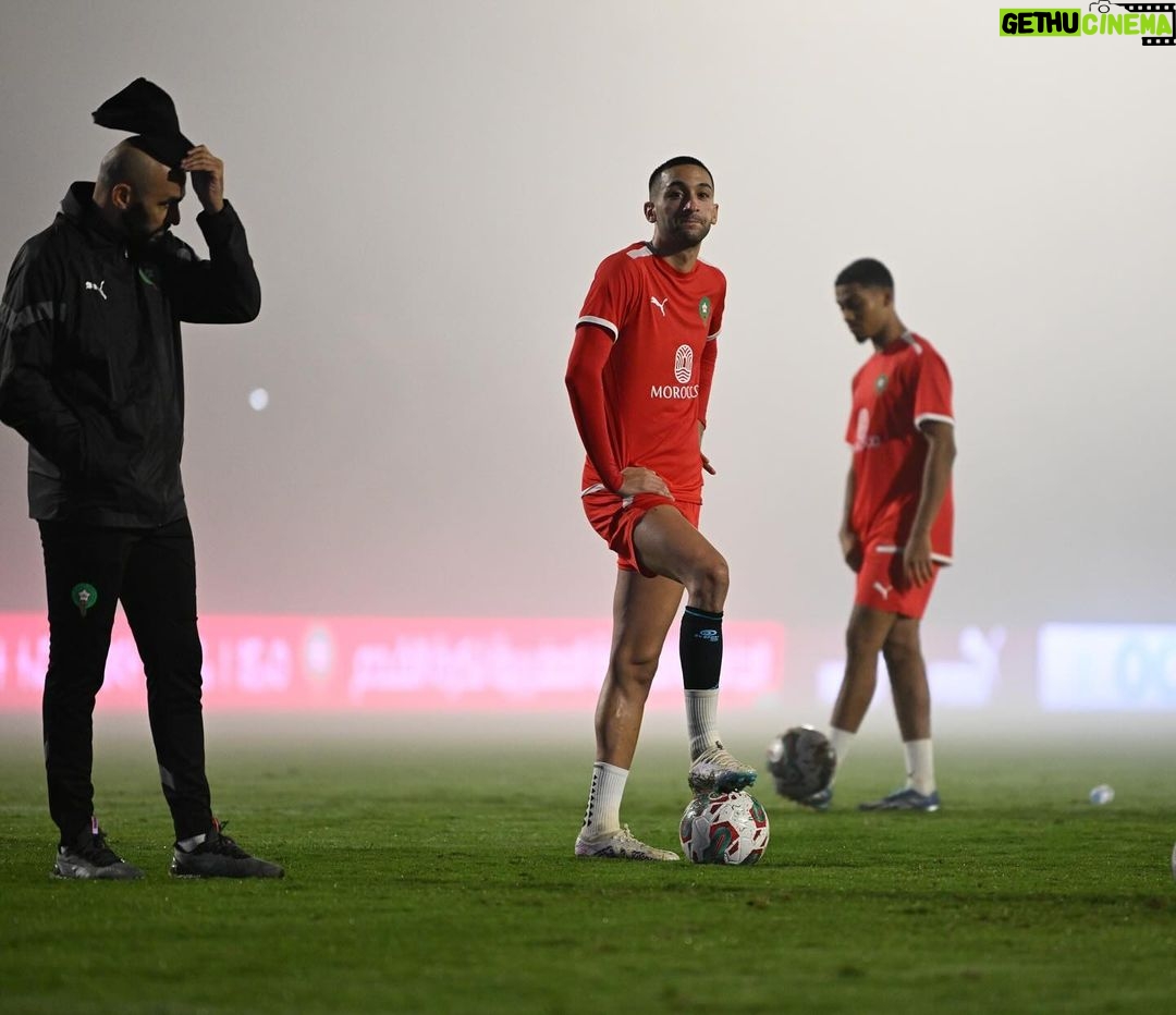 Hakim Ziyech Instagram - 🇲🇦 Complexe Mohamed VI De Football