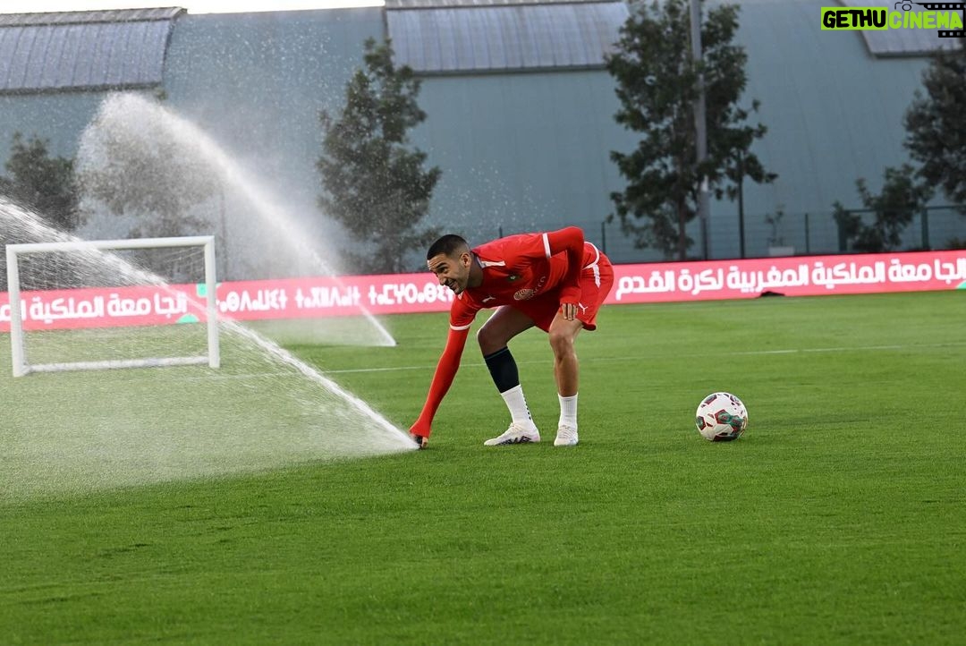 Hakim Ziyech Instagram - We back Complexe Mohamed VI De Football
