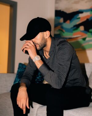 Hakim Ziyech Instagram - Sometimes you have to sit quietly, Watch, Say nothing, Smile, Shake your head and move on 😁📿