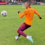 Hakim Ziyech Instagram – Long balls with Hakim Ziyech 🔥 How many would you do? On tour with @turkishairlines ✈️