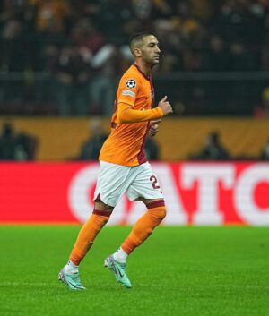 Hakim Ziyech Instagram - UCL Nights 🏟️