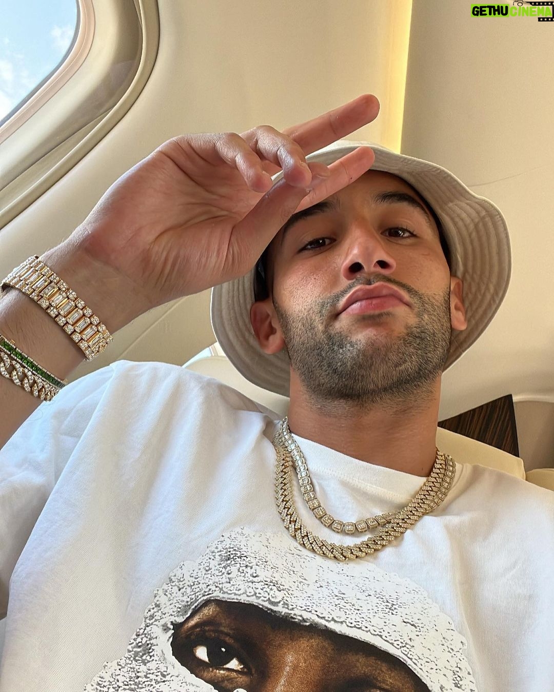 Hakim Ziyech Instagram - Hate it or Love it..✌🏻