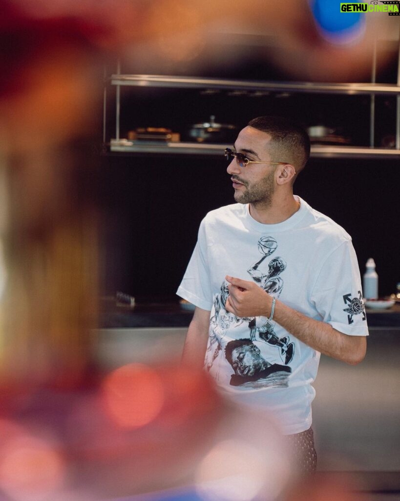 Hakim Ziyech Instagram - Life is a game, play it. 🤞🏽