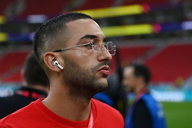 Hakim Ziyech Instagram - If you look at the people in your CIRCLE and don’t get inspired, you don’t have a CIRCLE, you have a CAGE 🤞🏽