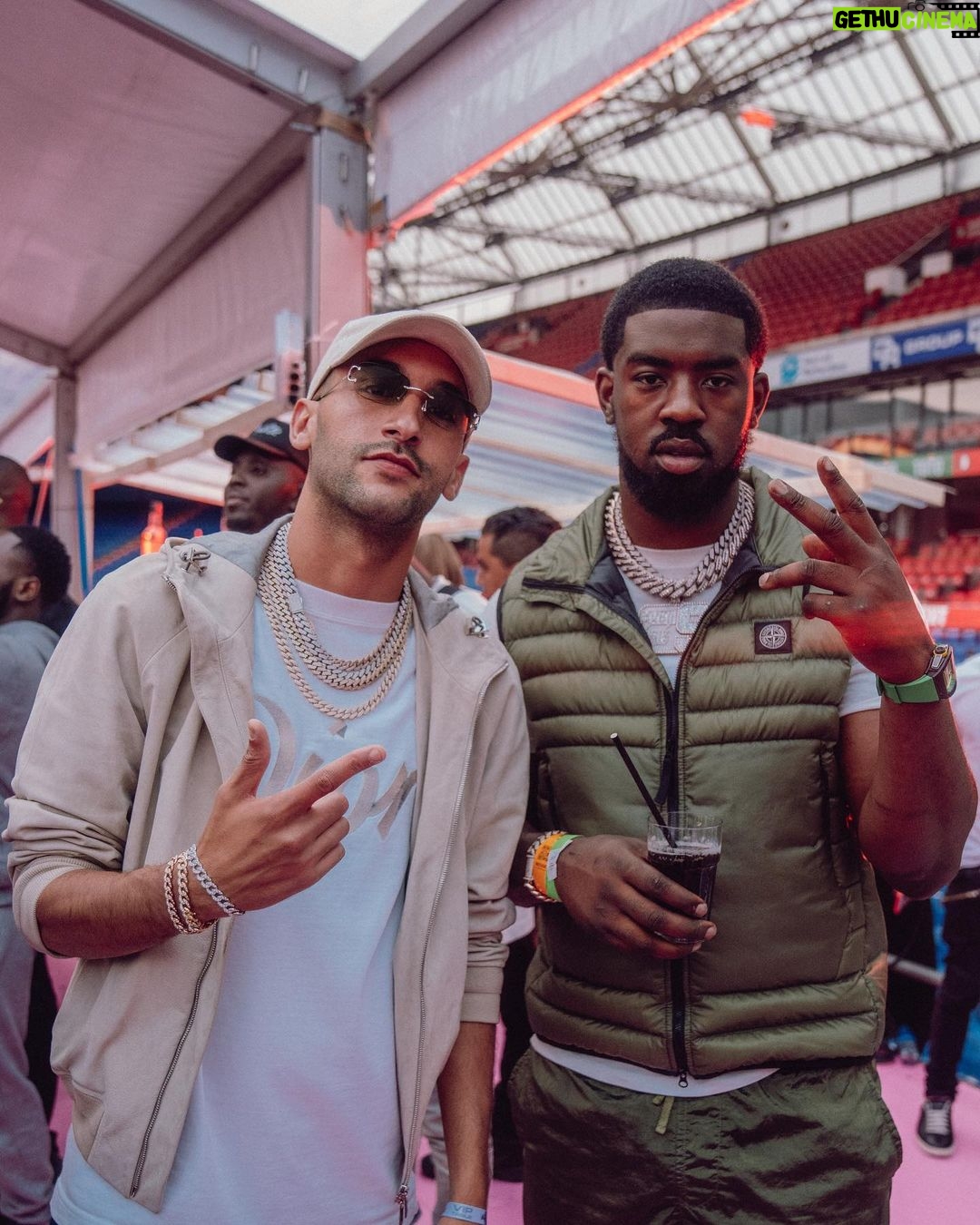Hakim Ziyech Instagram - 𝐄𝐧𝐣𝐨𝐲 𝐭𝐡𝐞 𝐦𝐨𝐦𝐞𝐧𝐭..!! 🫡