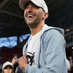 Hakim Ziyech Instagram - A smile a day keeps the noise away 😁
