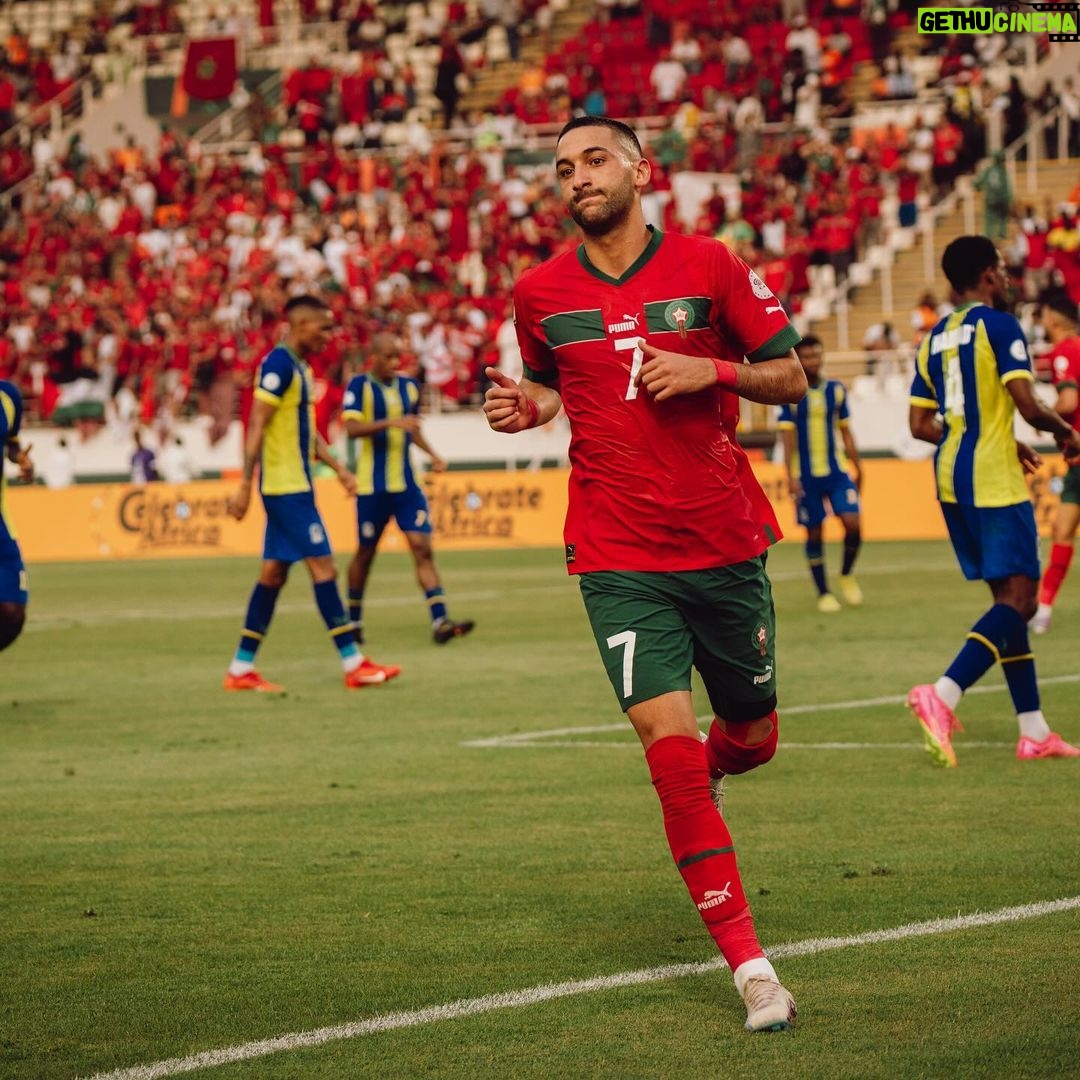 Hakim Ziyech Instagram - Right way to start ✔️ San Pedro, Cote D'Ivoire