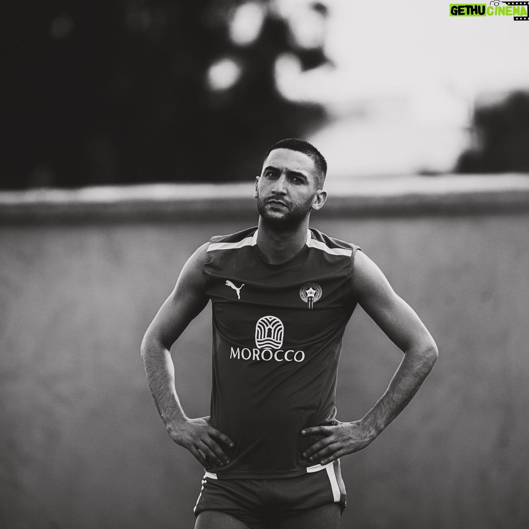 Hakim Ziyech Instagram - Progressing..🔋 San-Pédro