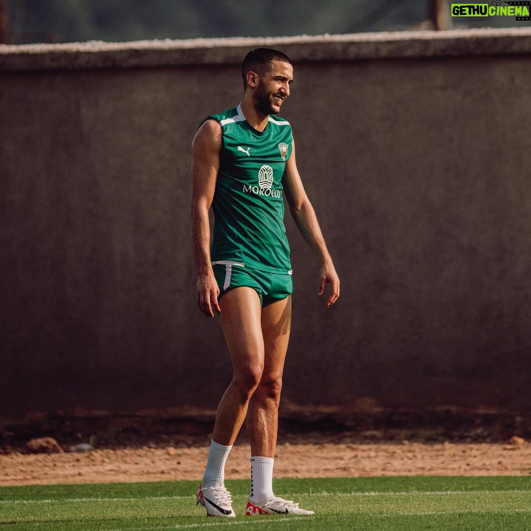 Hakim Ziyech Instagram - Progressing..🔋 San-Pédro