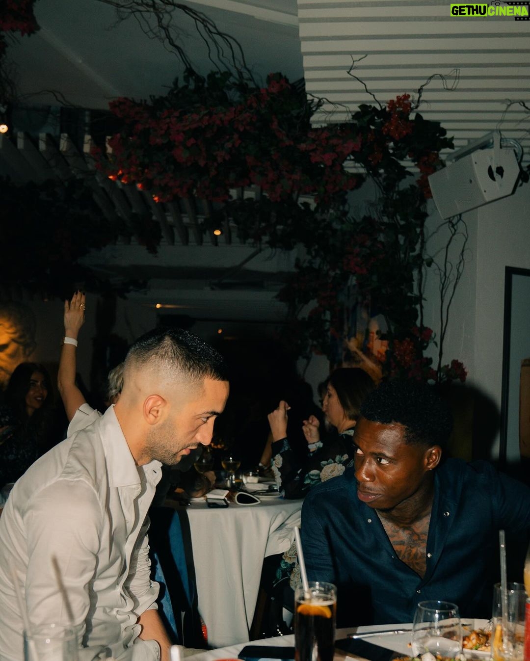 Hakim Ziyech Instagram - 𝗛𝗮𝗽𝗽𝘆 𝗯𝗶𝗿𝘁𝗵𝗱𝗮𝘆 𝗯𝗿𝗼𝘀𝗸𝗶 🔗