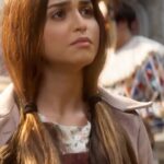Hala Al Turk Instagram - رحلة بين الواقع والخيال مع سكر وأصدقائها في سيمفونية سينمائية فريدة 😍 #فيلم_سكر ٢٤ ديسمبر حصرياً بعد السينما على #Shahid #يوميات_سكر #فيلم_سكر_الغنائي #حكايات_لا_تنتهي @halamalturk @mohammedtharwatofficia1 @wadomy_al7 @moatazheshamm @rehamelshanawany @yasminaelabd_ @7modiharb @mariajm3a @hajar__star @hebahamada @t_mahdy