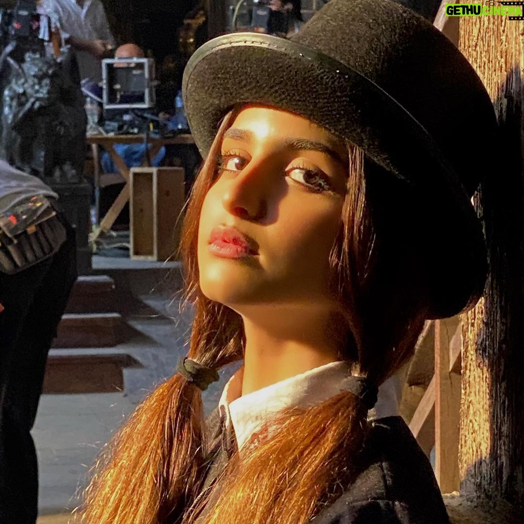 Hala Al Turk Instagram - منو متحمس حق #سكر 🥰؟
