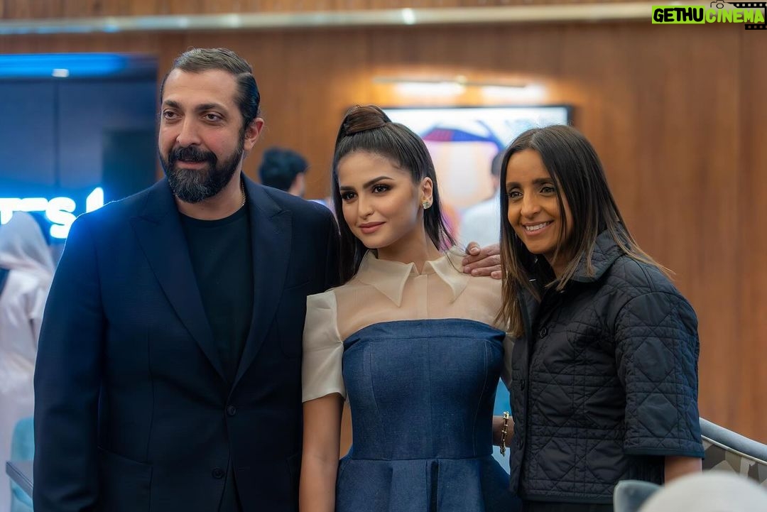Hala Al Turk Instagram - صور من افتتاح فيلم "سُكّر" في الرياض مدينة المستقبل و التطور و الإزدهار 🇸🇦💚🤍 فيلم سُكّر بينزلللللل باجررر 😍😍🤍🤍 Full outfit designed by @halamalturk Image and Style director @eliomoussallem @maison.eliomoussallem Thank you for making the dream real! 🤍 Hair: @aminahair Makeup: @hanin.adeeb