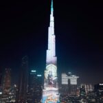 Hala Al Turk Instagram - سكر تخطف الأنظار في عرض ضوئي ممتع على برج خليفة بـ دبي... شاهد ردود فعل الجمهور🎶👨‍👩‍👧‍👦🇦🇪 #فيلم_سكر #يوميات_سكر #فيلم_سكر_الغنائي @halamalturk @mohammedtharwatofficia1 @wadomy_al7 @moatazheshamm @rehamelshanawany @yasminaelabd_ @7modiharb @mariajm3a @hajar__star @hebahamada @t_mahdy @mbcgrouppr @ empire_movies