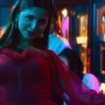 Hala Al Turk Instagram - يمكنك الآن الإستماع إلى أغنية حلا الترك الجديدة ألو يا حبيبتي من خلال الرابط الموجد في البايو https://youtu.be/P11KpaJ4SME #HalaAlTurk #PlatinumRecords #AlloYaHabibti #حلا_الترك #بلاتينوم_ريكوردز #الوو_يا_حبيبتي @halamalturk Executive Producer: Joy Productions | May Al Saleh @joy_productions @maymalsaleh PH: A One Productions @a_one_productions Director: Ahmed Abdulwahed @ahmed.abdoulwahed Lyrics: Heba Hamada @hebahamada Composition: Ehab Abdulwahed @ehab_abd_elwahed Arrangement: Wessam Abdul Monem Recording Engineer Ameer Gado: @ameer_gado