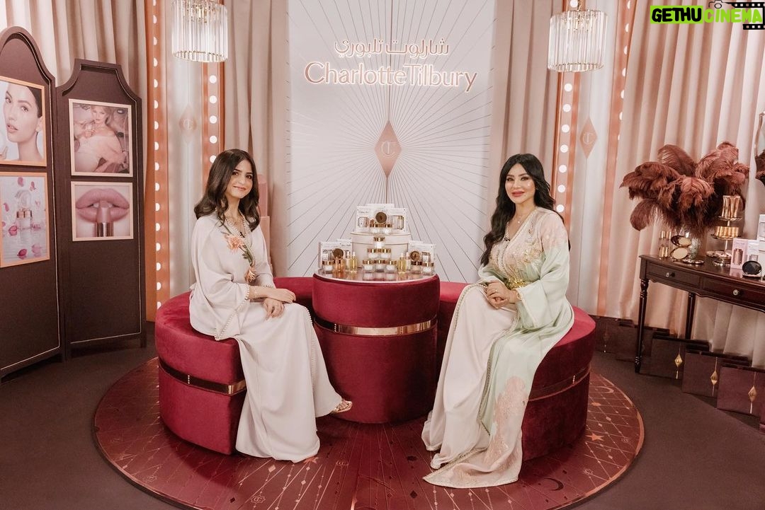 Hala Al Turk Instagram - حبيبتي! هل شاهدتي حلقتي مع @CHARLOTTETILBURYARABIA؟ لقد كان من دواعي سروري المطلق أن تستضيفني المُدهشة @lojain_omran لمُسلسل @charlottetilburyarabia الرمضاني الجديد: أسرار الجمال مع شارلوت تلبوري! أحب أن تُتابعينا لمشاهدة @lojain_omran وأنا نتحدث عن كل ما يتعلق بالجمال بما في ذلك طقوس رمضان السحرية هذا العام! شاهديها الآن على قناة شارلوت الرائعة على اليوتيوب!! اشتركي الآن في قناة شارلوت تيلبوري على اليوتيوب لتكوني أول من تُشاهدها! #أسرار_الجمال_مع_شارلوت_تلبوري @lojain_omran DARLINGS! HAVE YOU SEEN MY LATEST EPISODE WITH @CHARLOTTETILBURYARABIA? 💫 It was an ABSOLUTE pleasure to be hosted by the amazing @lojain_omran for @charlottetilburyarabia’s NEW! Ramadan Series: Beauty Secrets with Charlotte Tilbury! I would LOVE for you to tune in to watch @lojain_omran and I talk about all things beauty including my MAGICAL Ramadan rituals this year! Watch it NOW on Charlotte’s MESMERISING Youtube channel!! 📺 Subscribe to Charlotte Tilbury’s YouTube channel NOW to be the first to watch! #أسرارالجمالمعشارلوتتلبوري #BeautySecretswithCharlotteTilbury @charlottetilbury #CharlotteTilbury @charlottetilburyarabia @lojain_omran