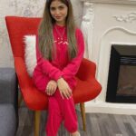 Hala Al Turk Instagram - كل عام و انتم بخير حبايبي 🎆❤️❤️❤️❤️ Happy New Year to you all 🎆❤️❤️❤️❤️ Love youuuu ❤️‍🔥❤️‍🔥❤️‍🔥❤️‍🔥❤️‍🔥❤️‍🔥