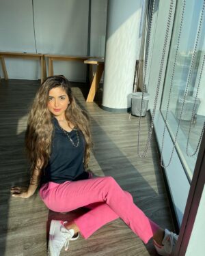 Hala Al Turk Instagram - هلا بالحلويييين! شلون كان يومكم🌚🙄؟
