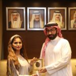 Hala Al Turk Instagram - تشرفت بتكريمي اليوم الخميس ٢٧/٢/٢٠٢٠ من لدن صاحب السعادة وزير شئون الشباب و الرياضة السيد أيمن توفيق المؤيد، لمشاركتي الفنية في اوبريت "سيرة من المجد" و الذي قدمته وزارة شؤون الشباب و الرياضة في حفل (ميثاق من ذهب) 🇧🇭❤️ بحرينيه و افتخر🇧🇭❤️ #ميثاق #ميثاق_من_ذهب #ميثاق_العمل_الوطني @mysbhr