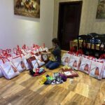 Hala Al Turk Instagram - 🇧🇭❤️❤️❤️❤️🙏🏻👑 تضامناً مع الحملة الوطنية #فينا_خير والتي اطلقها صاحب السمو الشيخ ناصر بن حمد آل خليفة حفظه الله، للمساهمة في دعم الجهود الوطنية لمكافحة فيروس كورونا🦠 يسعدني ويشرفني التبرع بثياب عيد لِ(١٥٠) طفل وطفلة من الأطفال اليتامى والمحتاجين بمناسبة قرب قدوم عيد الفطر المبارك ، أعاده الله على الجميع وعلى وطني البحرين حكومةً وشعباً بالخير والبركة والصحة والعافية والأمن والأمان . كل الشكر والتقدير والاحترام لجمعية التربية الإسلامية لمساعدتي في توصيل الثياب لمستحقيها ، واخص بالشكر الأخ الأستاذ حمد السبيعي 🙏🏻 #وحدتنا_في_قوتنا #كلنا_فريق_البحرين #فينا_خير #البحرين #مجتمع_واعي #جمعية_التربية_الإسلامية # عشان_البحرين #بلاتينيوم_ريكوردز #سيدتي #ام_بي_سي١ #وزارة_شؤون_الشباب_والرياضة #معاً_ضد_الكورونا @nasser13hamad