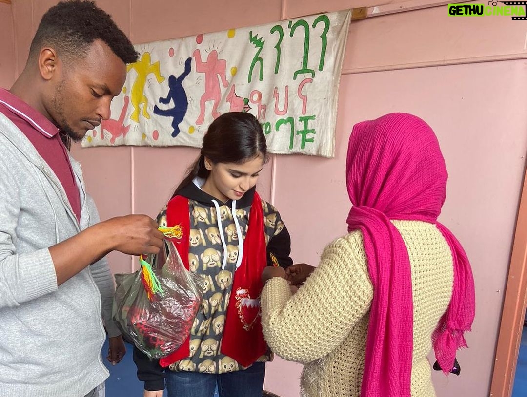 Hala Al Turk Instagram - رحلتي "حب و عطاء" إلى جمهورية اثيوبية 🇧🇭🇪🇹زيارتي لمركز ( tesfa addis parents childhood cancer organization) للسرطان، بدعم و رعاية من طلاب المدرسة الكندية بديار المحرق- البحرين. و مديرتنا الفاضلة الاستاذة عائشة جناحي💓💓