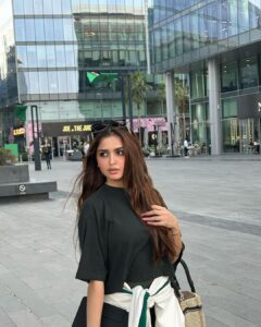 Hala Al Turk Instagram - young & beautiful 💋 #halaalturk #حلا_الترك #explore #اكسبلور #2024