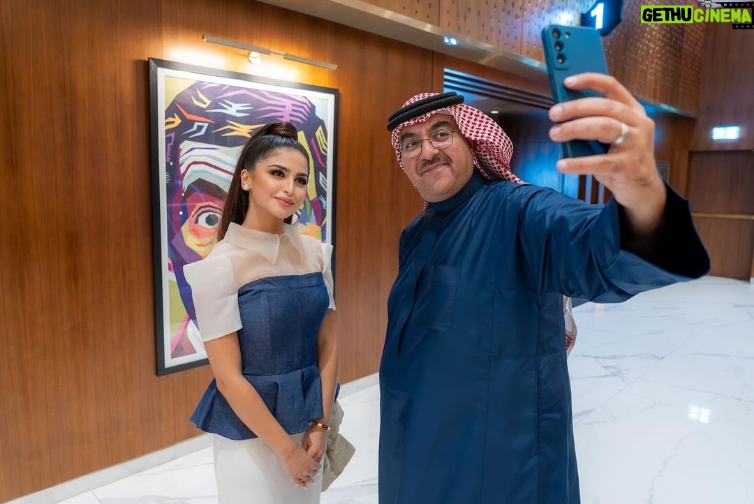 Hala Al Turk Instagram - صور من افتتاح فيلم "سُكّر" في الرياض مدينة المستقبل و التطور و الإزدهار 🇸🇦💚🤍 فيلم سُكّر بينزلللللل باجررر 😍😍🤍🤍 Full outfit designed by @halamalturk Image and Style director @eliomoussallem @maison.eliomoussallem Thank you for making the dream real! 🤍 Hair: @aminahair Makeup: @hanin.adeeb