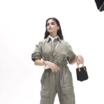 Hala Al Turk Instagram - إليك بعض اللقطات من أجواء كواليس جلسة تصويرنا مع نجمة غلاف عددنا لشهر مارس الشابة حلا الترك! زوري موقعنا وتصفحي جلسة تصويرنا! @halamalturk @bulgari #BeYou مديرة التحرير: @sima.maalouf الإعداد: @maxgower التنسيق: @mrstapel لدى @mmgartists الحوار: @dinazeddine الشعر والمكياج: @gianlucacasu.mua لدى @mmgartists الإنتاج: @tintin.kai الملابس: @ezzatofficiel @fabricofsociety.luxury @byfar_official @fendi @alexanderwangny @brunellocucinelli_brand @maisonvalentino @loropiana #HayaMagazine #HayaMagazineShoots #March #MarchIssue #MarchCover #HalaAlturk #Bulgari #غلاف #مارس #عدد_مارس #جلسة_تصوير #بولغاري #حلا_الترك