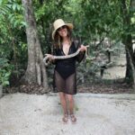 Halle Berry Instagram - I love snakes. They’ve taught me to shed or die … I’ve chosen to shed! Playa Del Carmen, Mexico