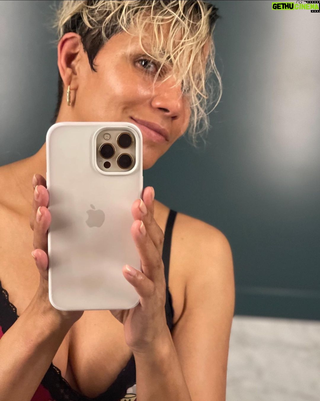 Halle Berry - 209.7K Likes - Mirrors … the most honest friend out there. 🤍